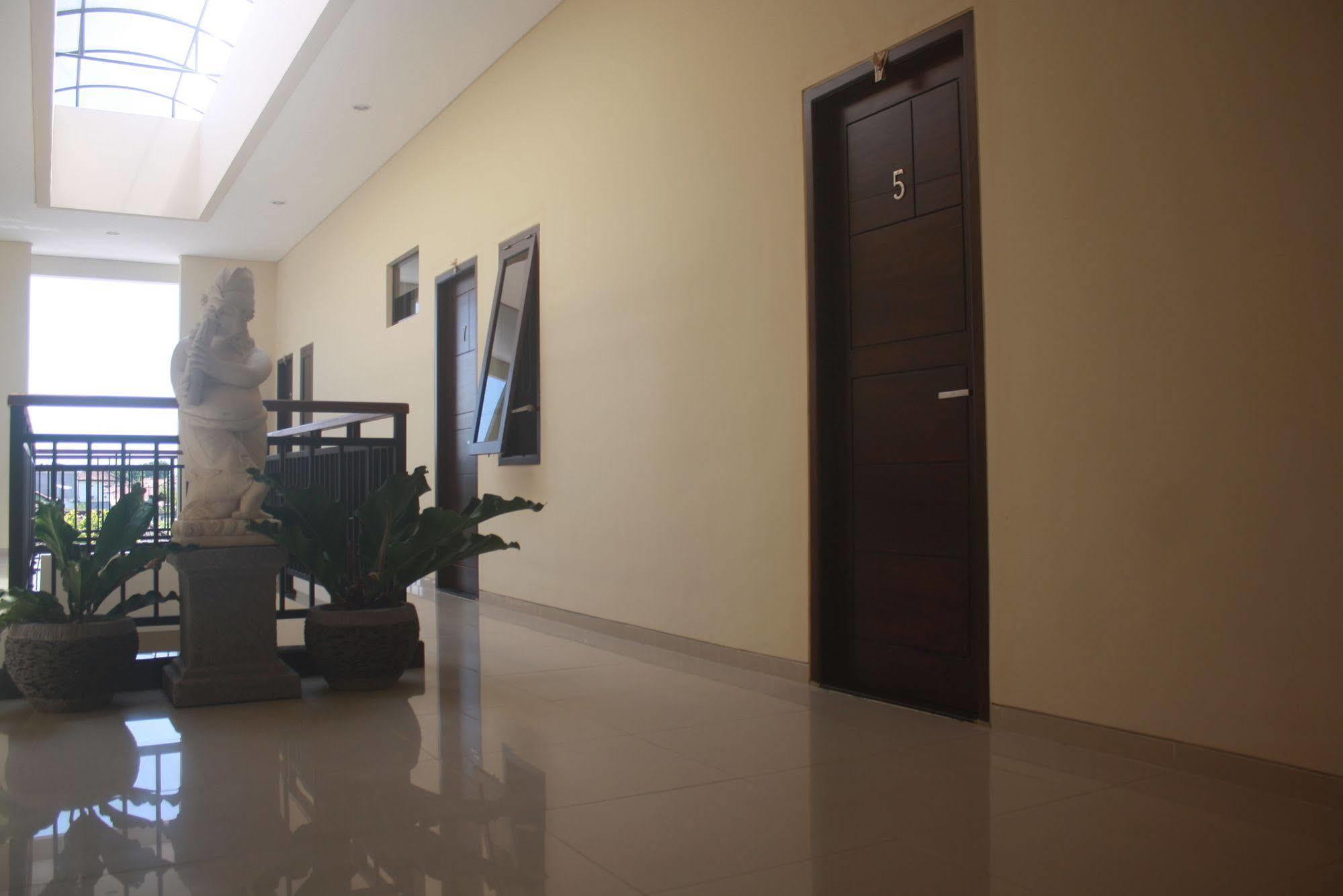 Hotel Mandari Buleleng  Екстер'єр фото