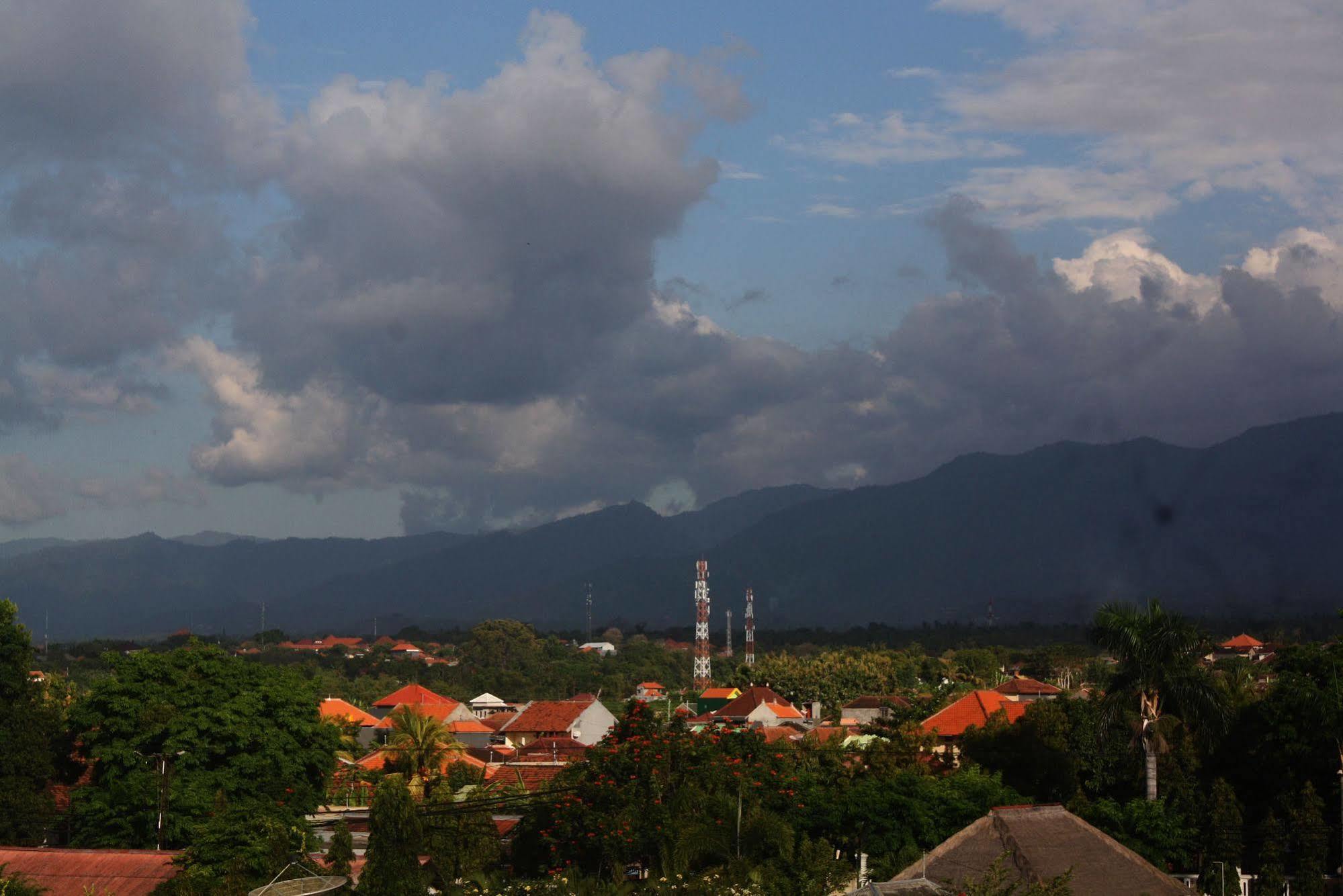 Hotel Mandari Buleleng  Екстер'єр фото